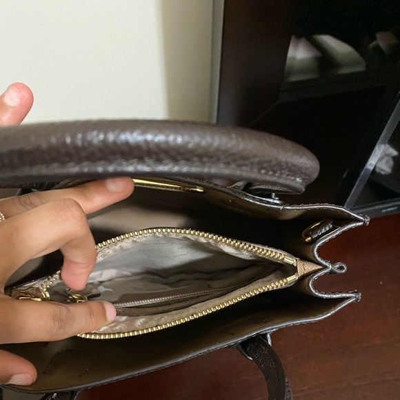 Micheal Kors Mercer Purse - Picture 3 of 6